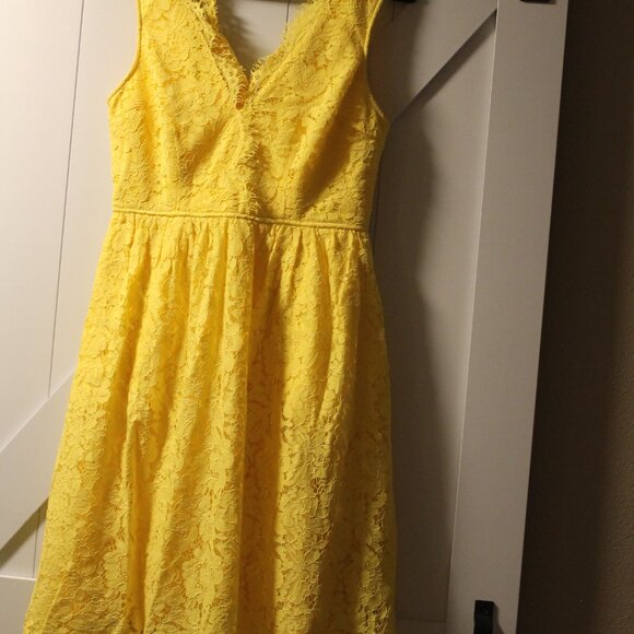 Lulu's Women's bright yellow v neck lace fit & flare dress M EUC - Picture 4 of 6